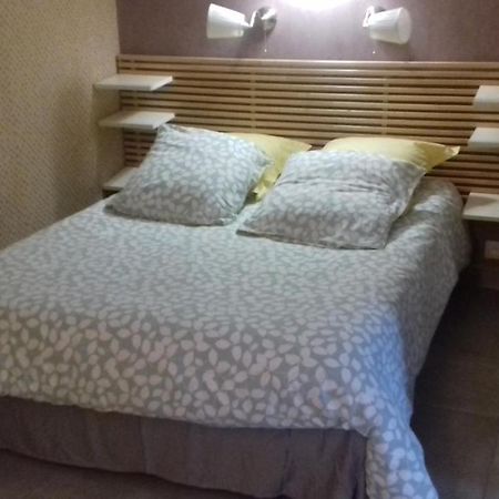 La Rougie Villa Yvetot-Bocage Exteriör bild